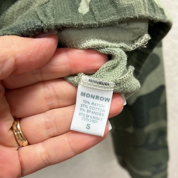 Monrow X Revolve Urban Zip Hoodie in Light Olive S NEW - Picture 5 of 7